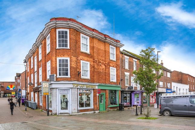 1 bed property, in Westgate, £65,000