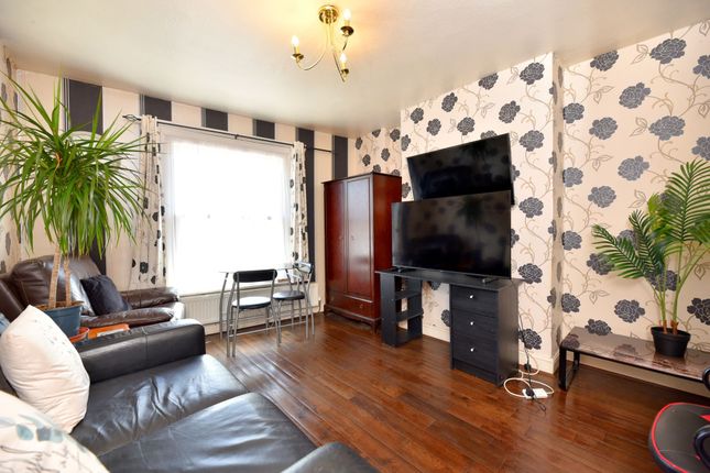 4 bed property, in Market Square, £245,000