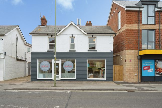 2 bed property, in Elm Grove, £325,000