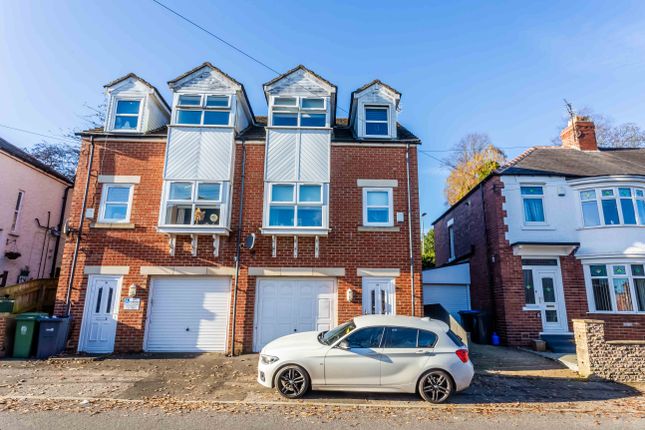 4 bed property, in Braithwaite Street, £121,000