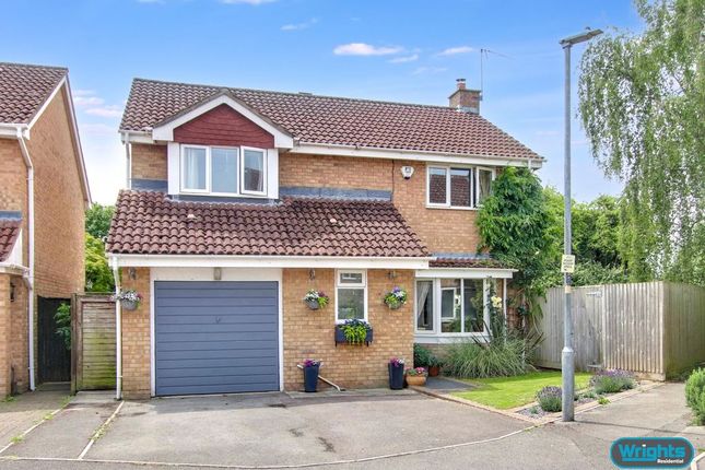 4 bed property, in Woodborough Close, £400,000