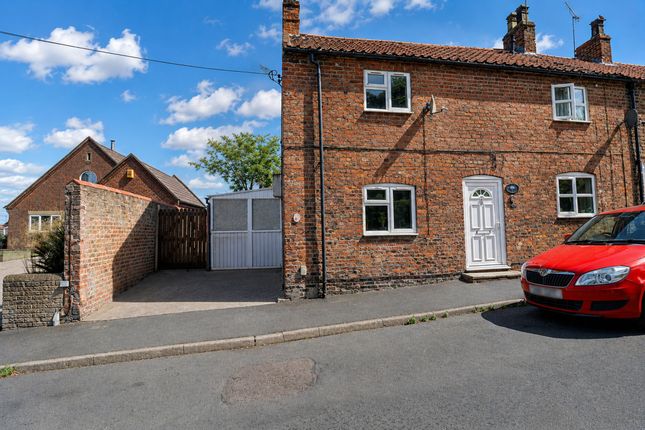 2 bed property, in School Lane, £119,950