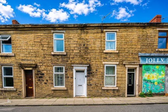 3 bed property, in Barnes Street, £90,000