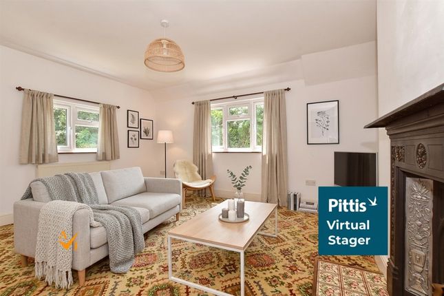 3 bed property, in Kingston Road, £525,000