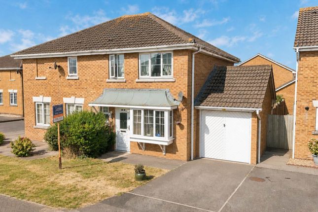 3 bed property, in Wyvern Close, £255,000