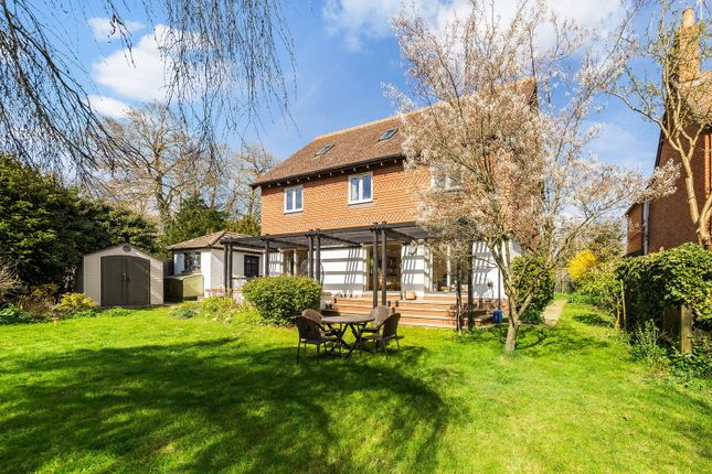 4 bed property, in Abingdon Road, £1,095,000