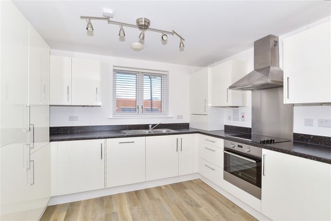 2 bed property, in Wills Crescent, £230,000