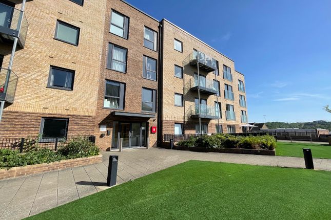 2 bed property, in Wilson Court, £270,000