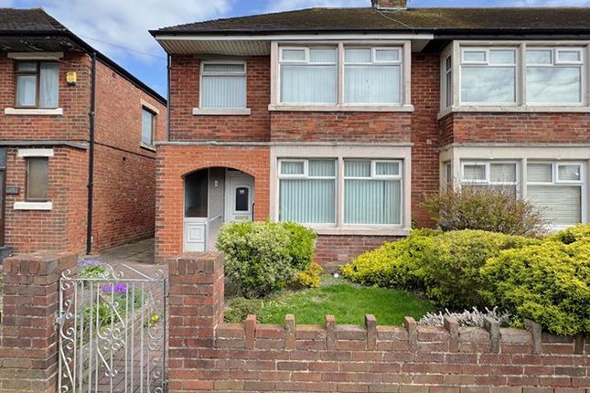 3 bed property, in Homestead Way, £110,000