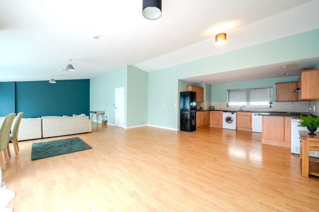 2 bed property, in Concord Street, £260,000