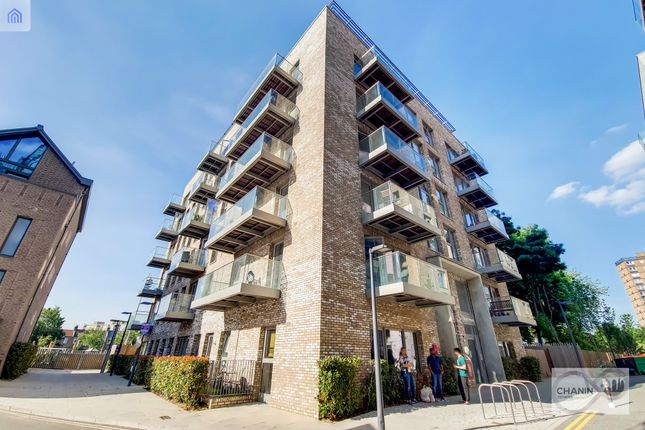 1 bed property, in Taylor House, £330,000