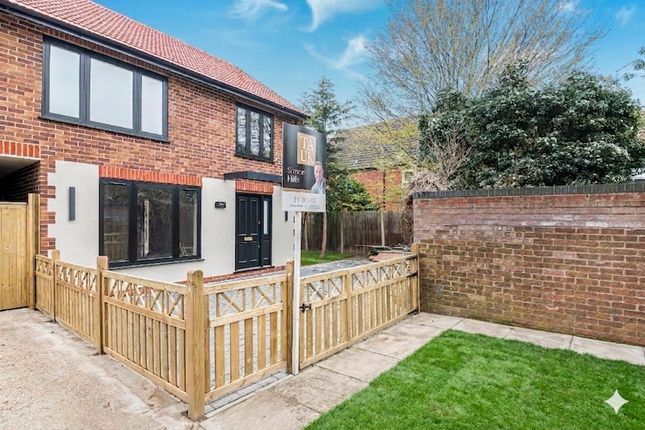 3 bed property, in Pancroft, £650,000