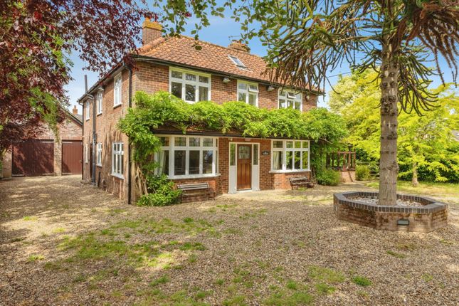 4 bed property, in Hackford Road, £650,000