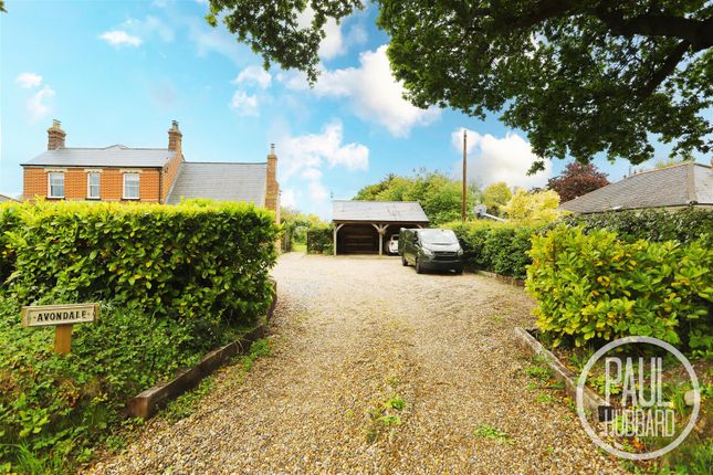 3 bed property, in Blundeston Road, £250,000