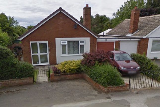2 bed property, in Foxdale Avenue, £199,950