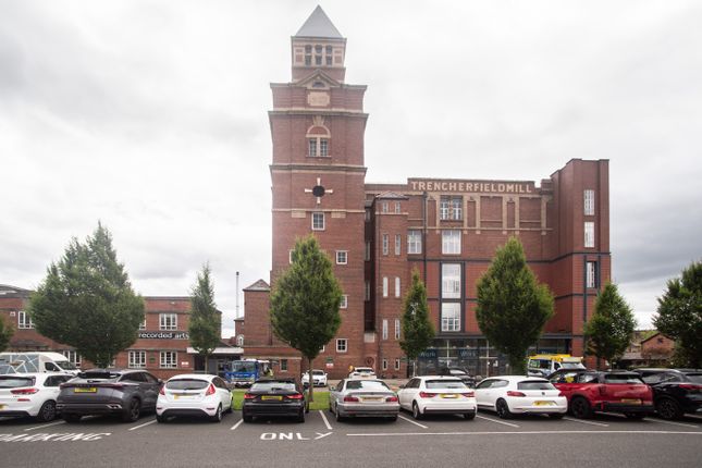 2 bed property, in Heritage Way, £105,000