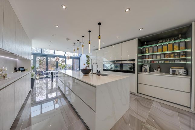 9 bed property, in Wentworth Avenue, £2,100,000