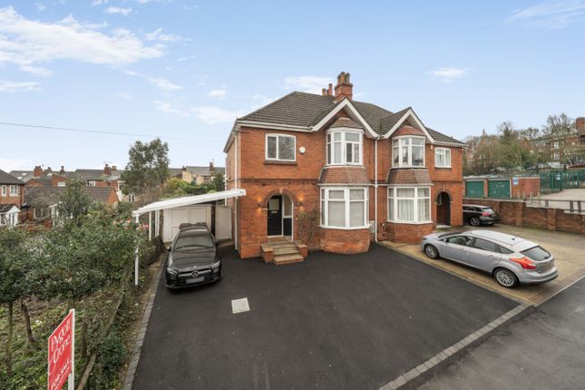 3 bed property, in Hillside, £350,000