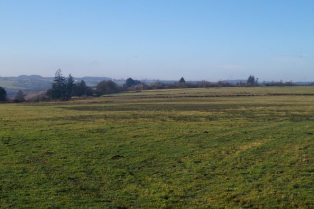 Studio, in Cwmduad, £250,000