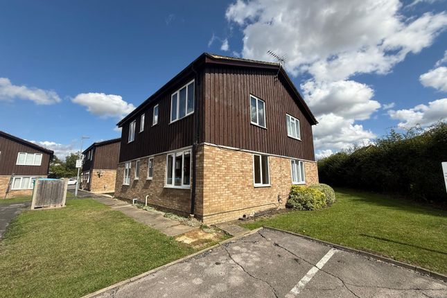 1 bed property, in Chequers Court, £90,000