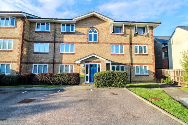 2 bed property, in Keller Close, £210,000