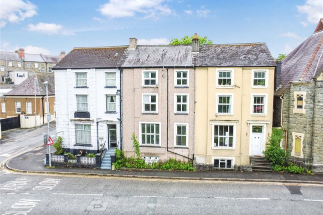 3 bed property, in The Strand, £220,000