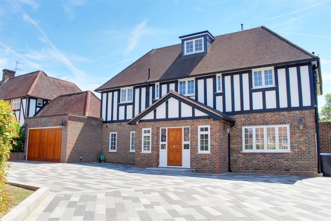 6 bed property, in Brookmans Avenue, £2,499,950