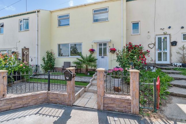 3 bed property, in Pockeridge Road, £250,000