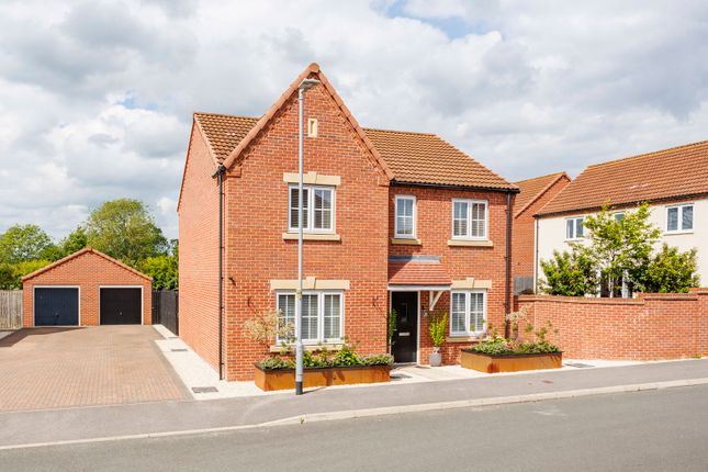 4 bed property, in Lyon Avenue, £375,000