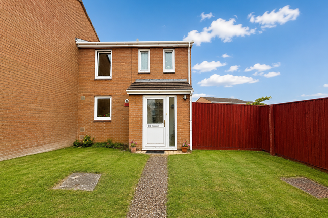 3 bed property, in Tintagel Close, £260,000