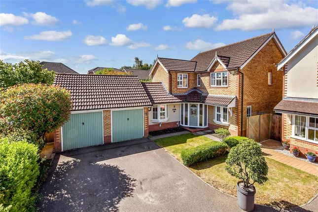 4 bed property, in Harling Close, £550,000