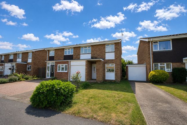 3 bed property, in Chatsworth Road, £380,000