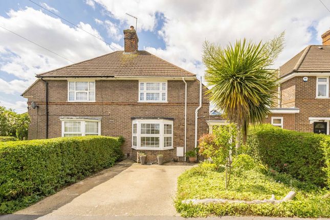 3 bed property, in Norman Way, £800,000