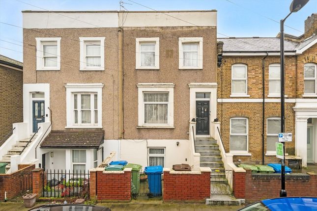 3 bed property, in Kings Grove, £975,000