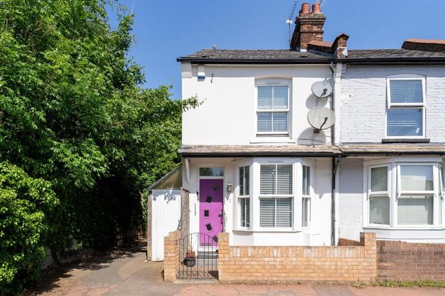 2 bed property, in Malden Road, £425,000