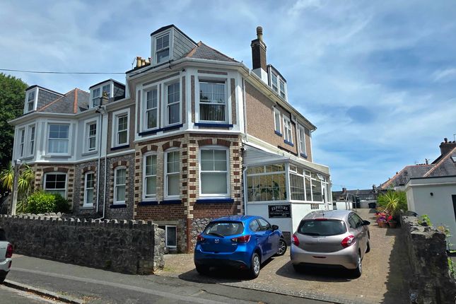 9 bed property, in St Albans Road, £700,000