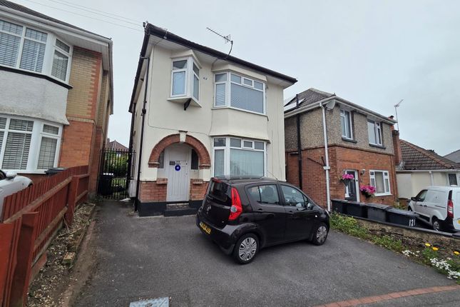 2 bed property, in 123 Malvern Road, £200,000