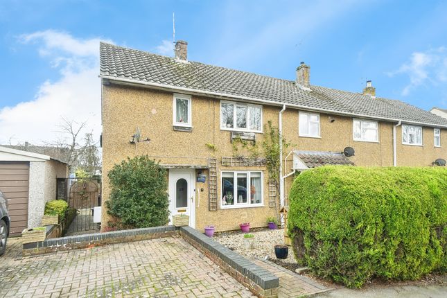 2 bed property, in Preston Lane, £180,000