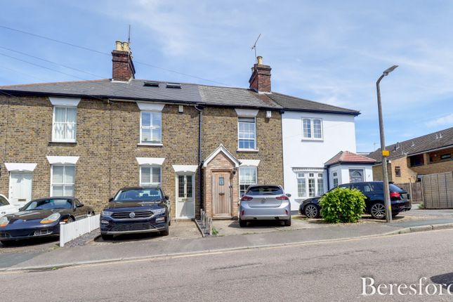 2 bed property, in Milton Road, £425,000