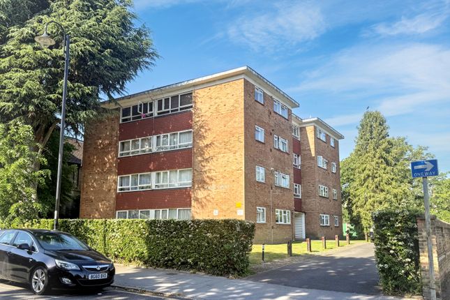 3 bed property, in Ashburton Road, £150,000