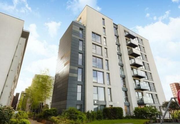 1 bed property, in Flat 701 Signal Building, £150,000