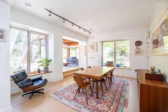 4 bed property, in Constance Close, £1,900,000