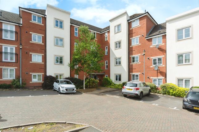 2 bed property, in Maynard Road, £120,000