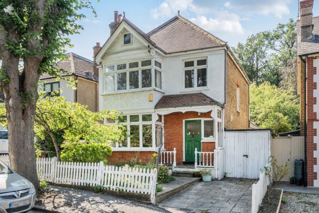 4 bed property, in Grosvenor Avenue, £825,000