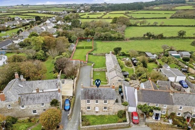 3 bed property, in Cottage With Large Garden, £475,000