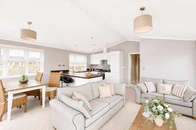 2 bed property, in Monkton Street, £215,995