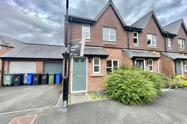 3 bed property, in Upton Rocks Mews, £250,000