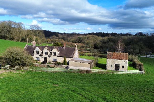 4 bed property, in West Hatch, £525,000