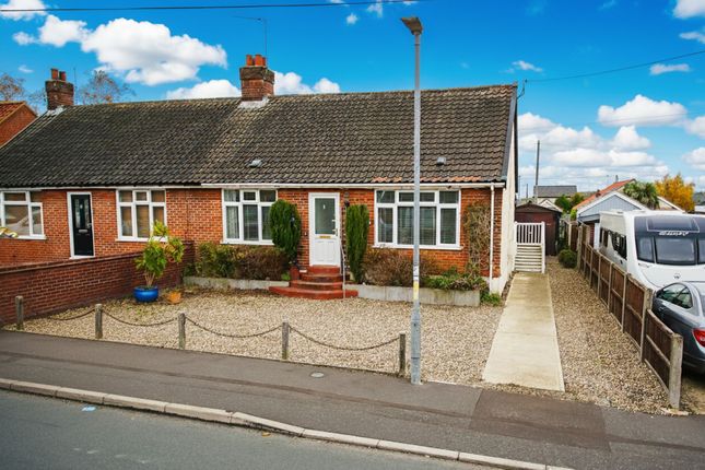 2 bed property, in Beaumont Road, £210,000