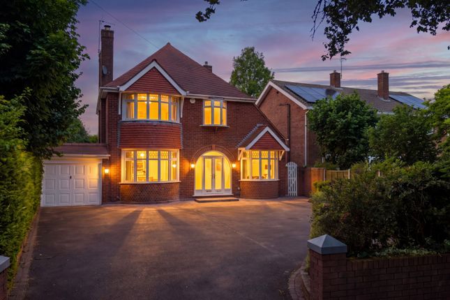 4 bed property, in Codsall, £600,000